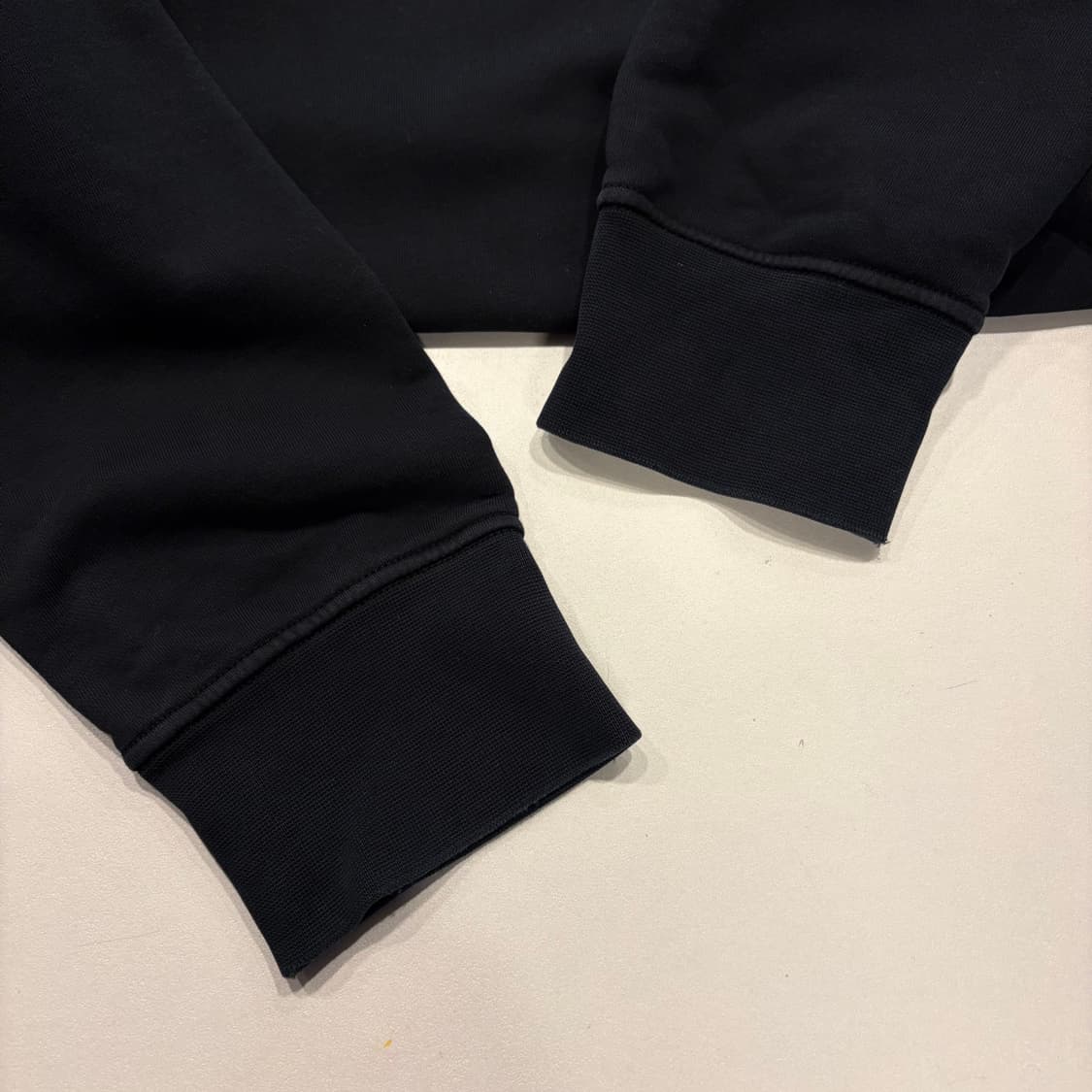 [2XL] 22ss 스톤아일랜드 블랙 스웻 맨투맨 D287 상품이미지5