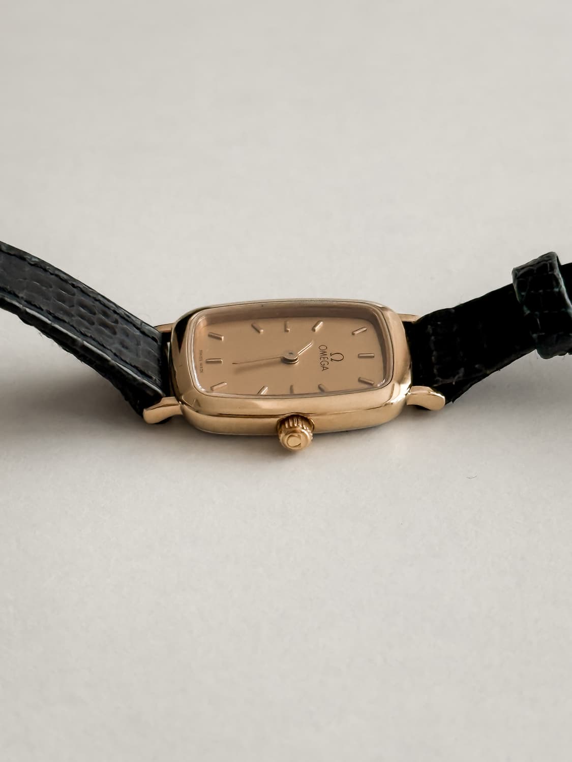 오메가 스퀘어 골드 시계 상품이미지9