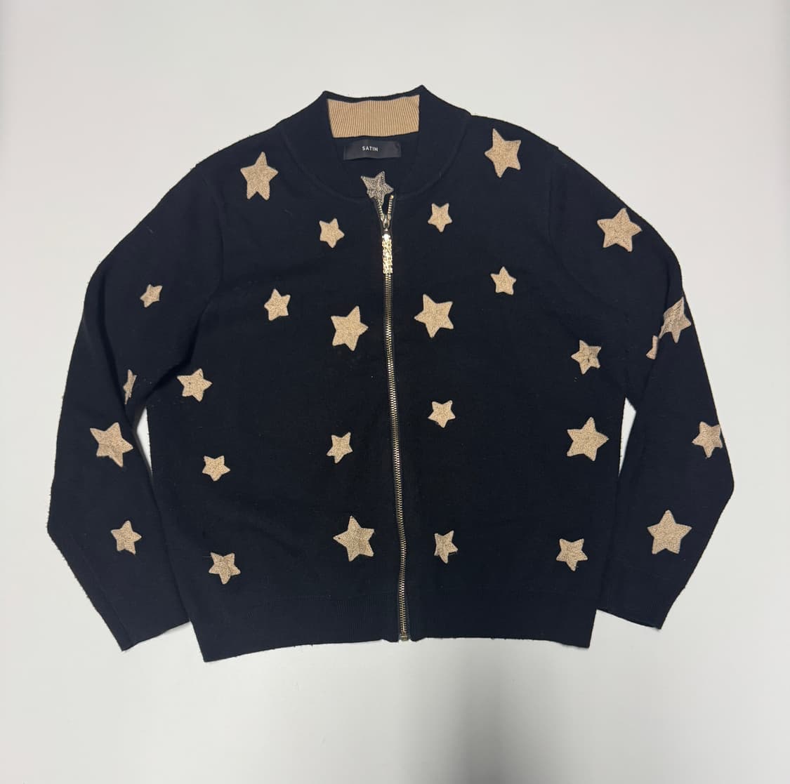 여성 샤틴 Satin 스타 패턴 울 니트 집업 블랙 S 상품이미지1