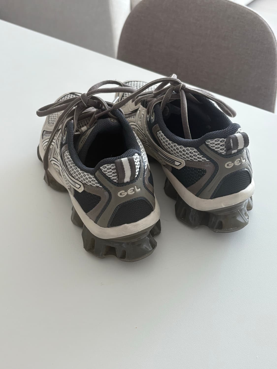 아식스 젤 퀸덤 키네틱 버치 다크 토프 235 상품이미지2