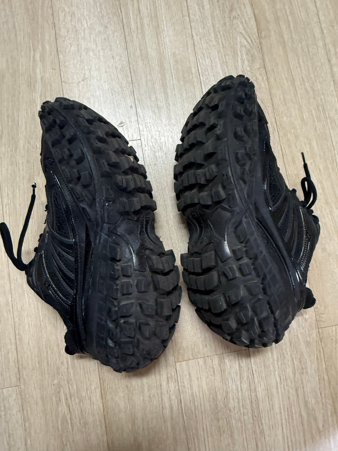 발렌시아가 디펜더 42 상품이미지4