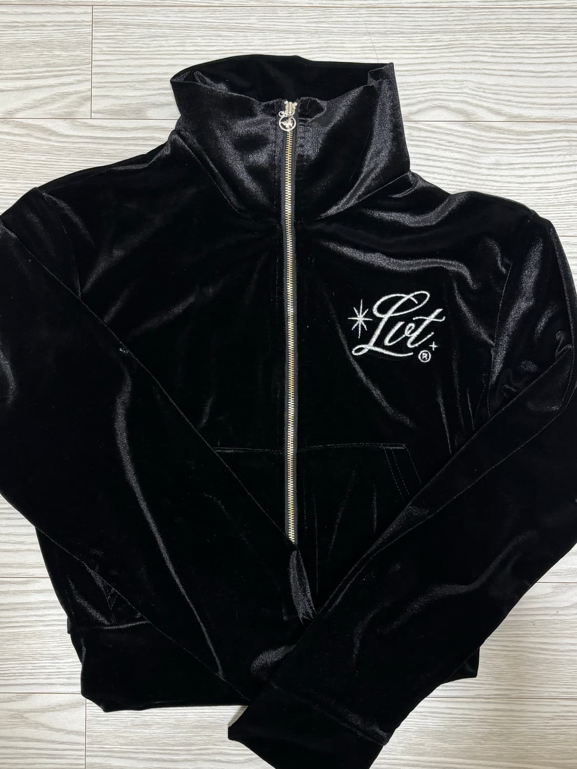 러브이즈트루 벨벳 셋업 상품이미지2