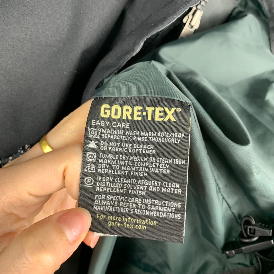 마운틴 하드웨어 고어텍스 블랙 바람막이 자켓 상품이미지5