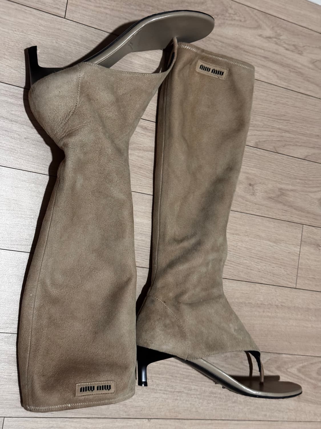 미우미우 스웨이드 thong 니하이 부츠 상품이미지2