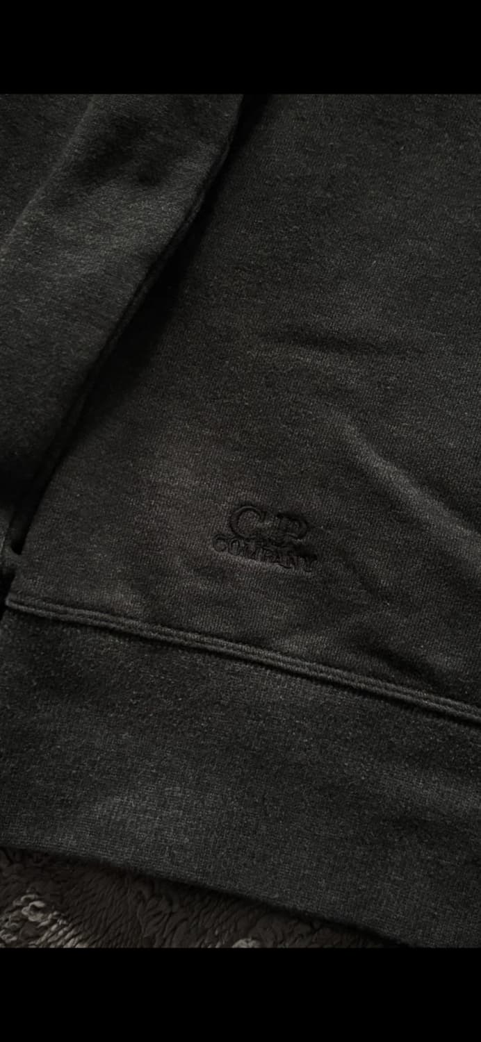 cp컴퍼니 렌즈포켓 맨투맨 상품이미지2