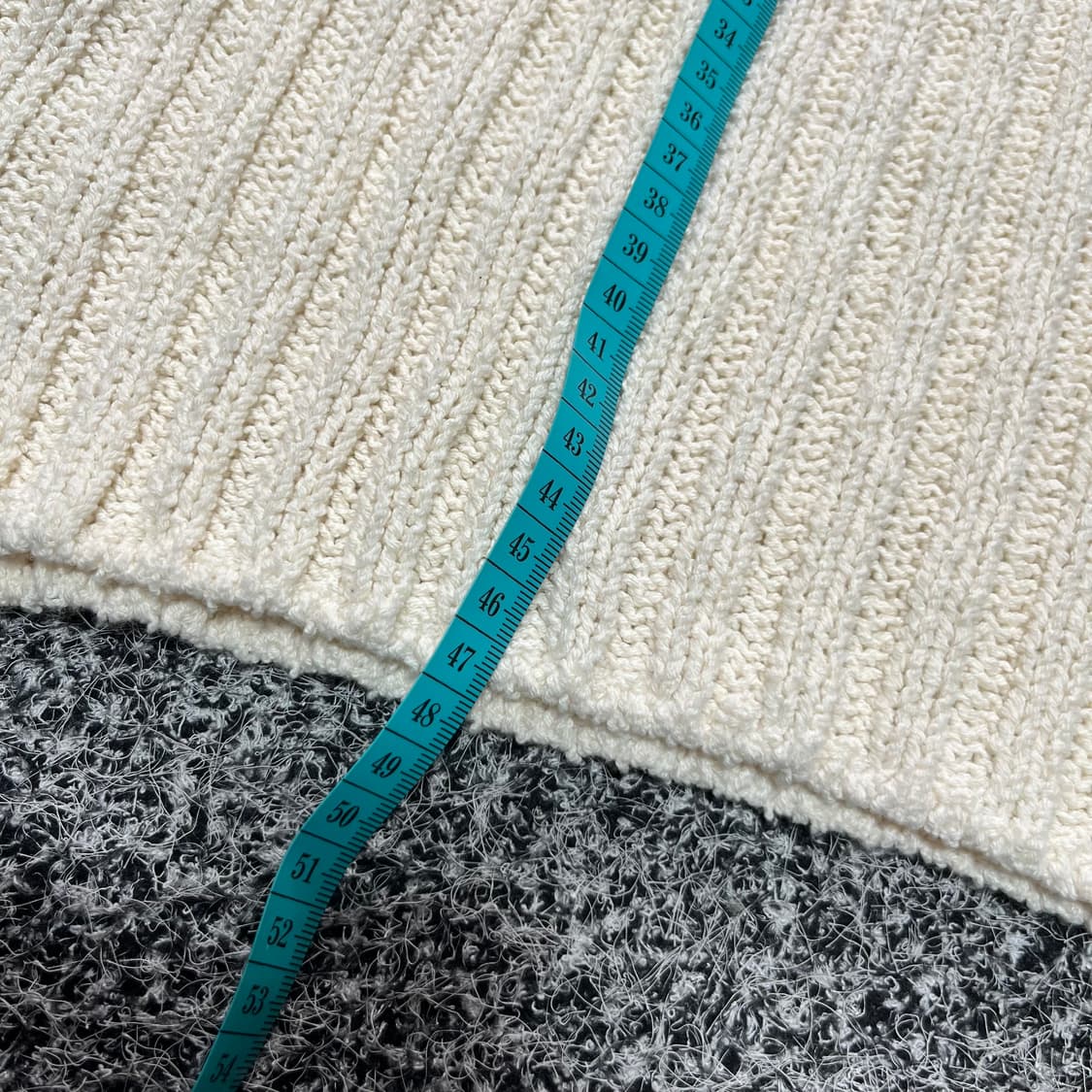 앤유브라운 원숄더 니트 탑 상품이미지4