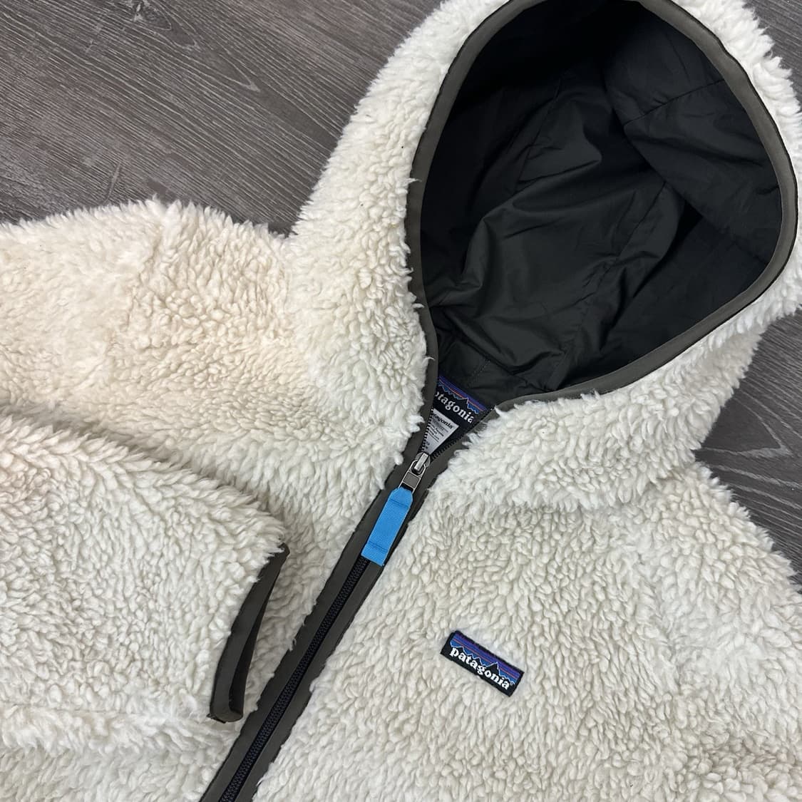 파타고니아 클래식 레트로-X 플리스 후드 자켓 내추럴 상품이미지2