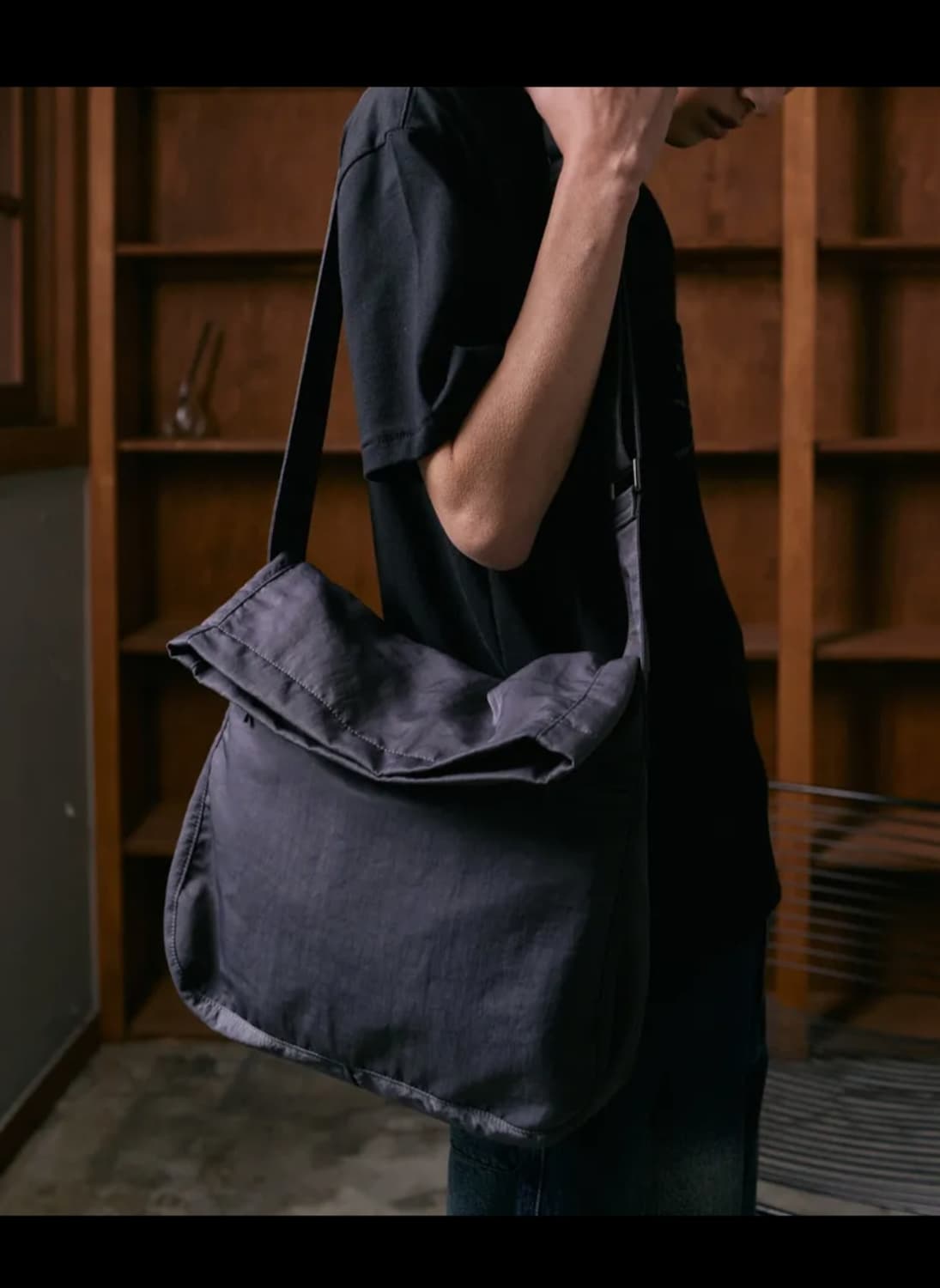 폴디드 크로스백 상품이미지1