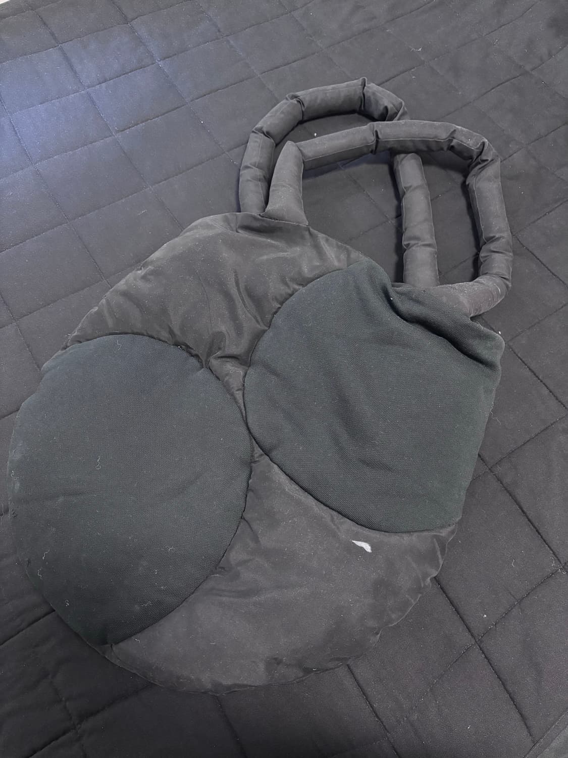 더뮤지엄비지터 패디드 토드백 쿠션백 패딩백 상품이미지5