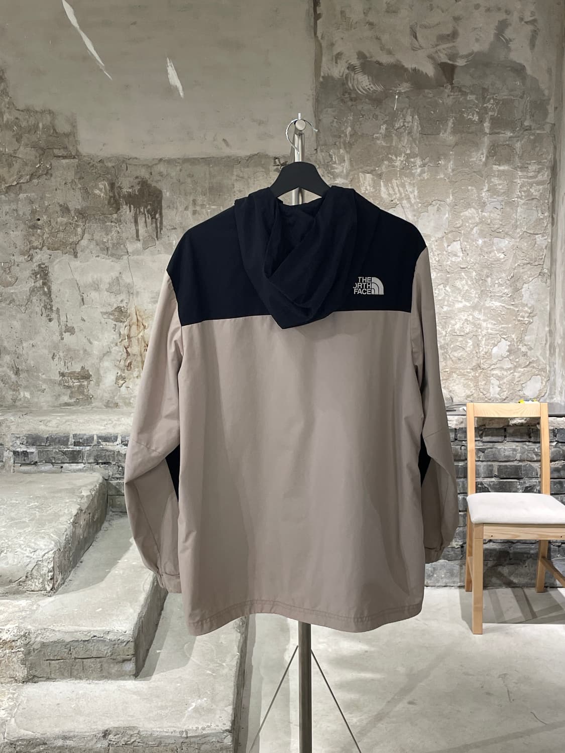 노스페이스 베이지 앤 블랙 나일론 아노락 상품이미지6