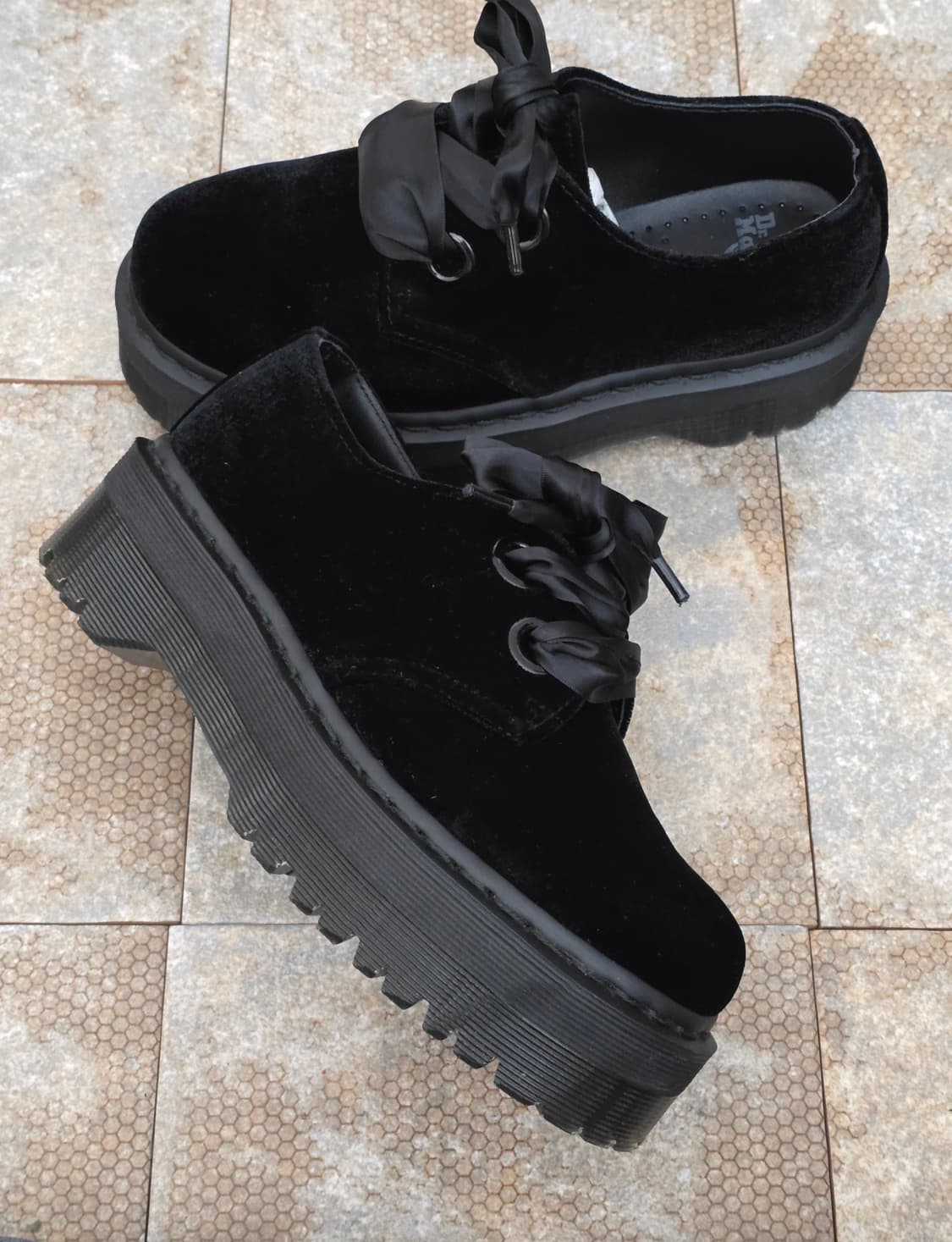 (230)닥터마틴 홀리 블랙 벨벳 플랫폼 구두 상품이미지6