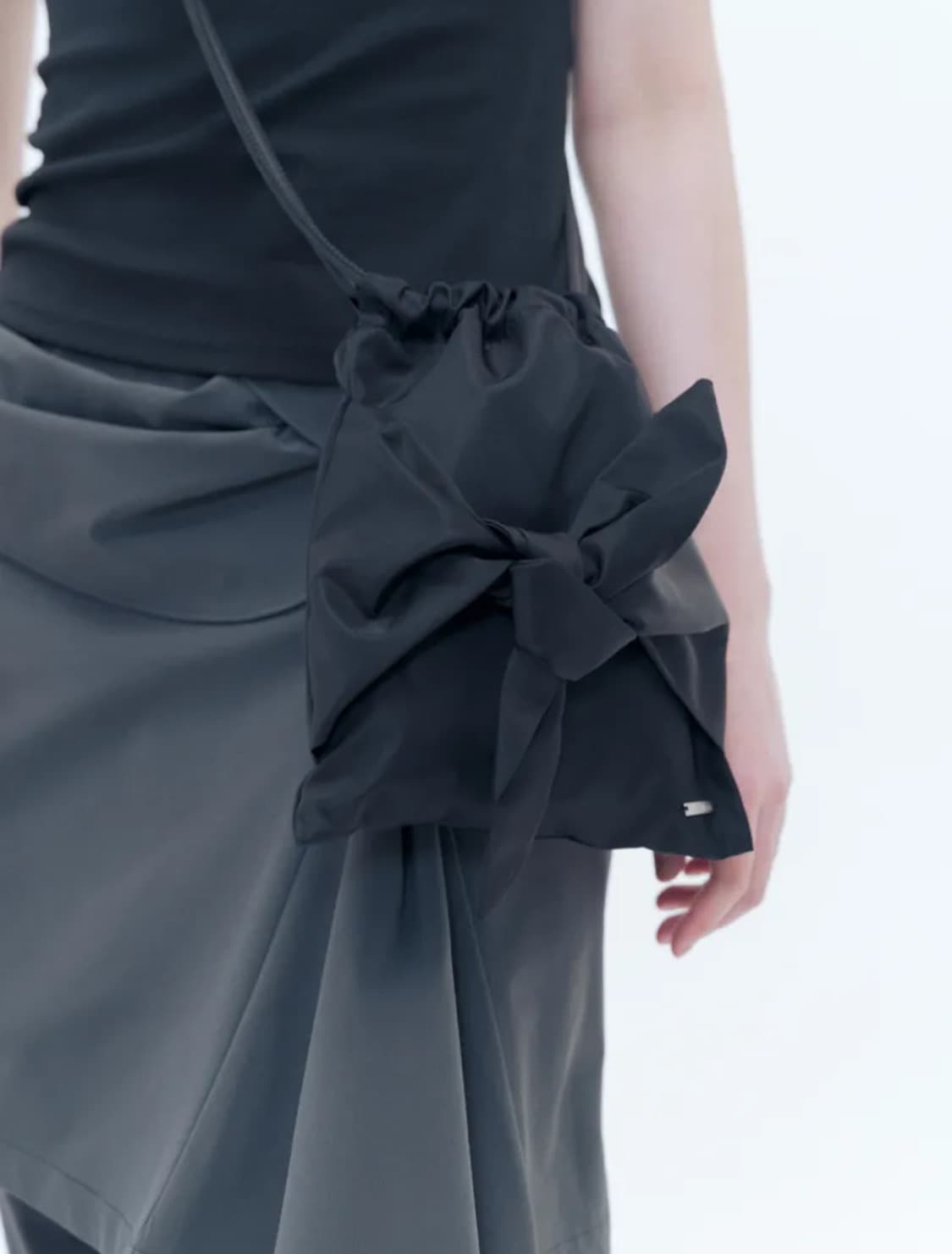 미세키서울 가방 Tie-up mini drawstring bag BLAC 상품이미지1