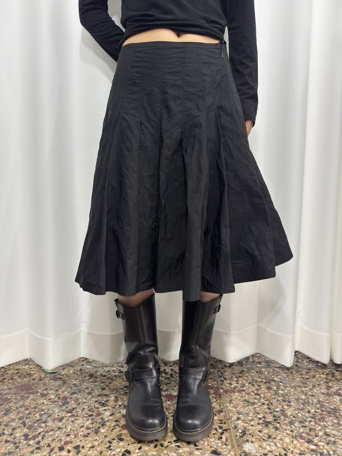 nero shiny midi pleats skirt 상품이미지1
