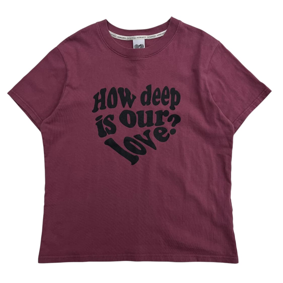 러브이즈트루 로고 프린팅 퍼플 반팔 상품이미지2