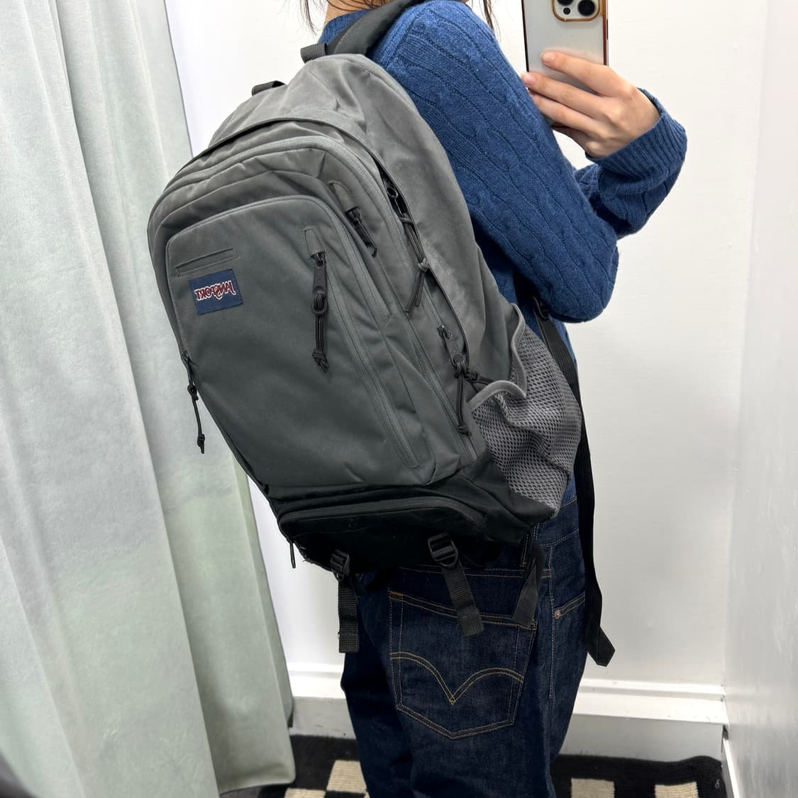잔스포츠 그레이 엔보이 백팩 상품이미지1