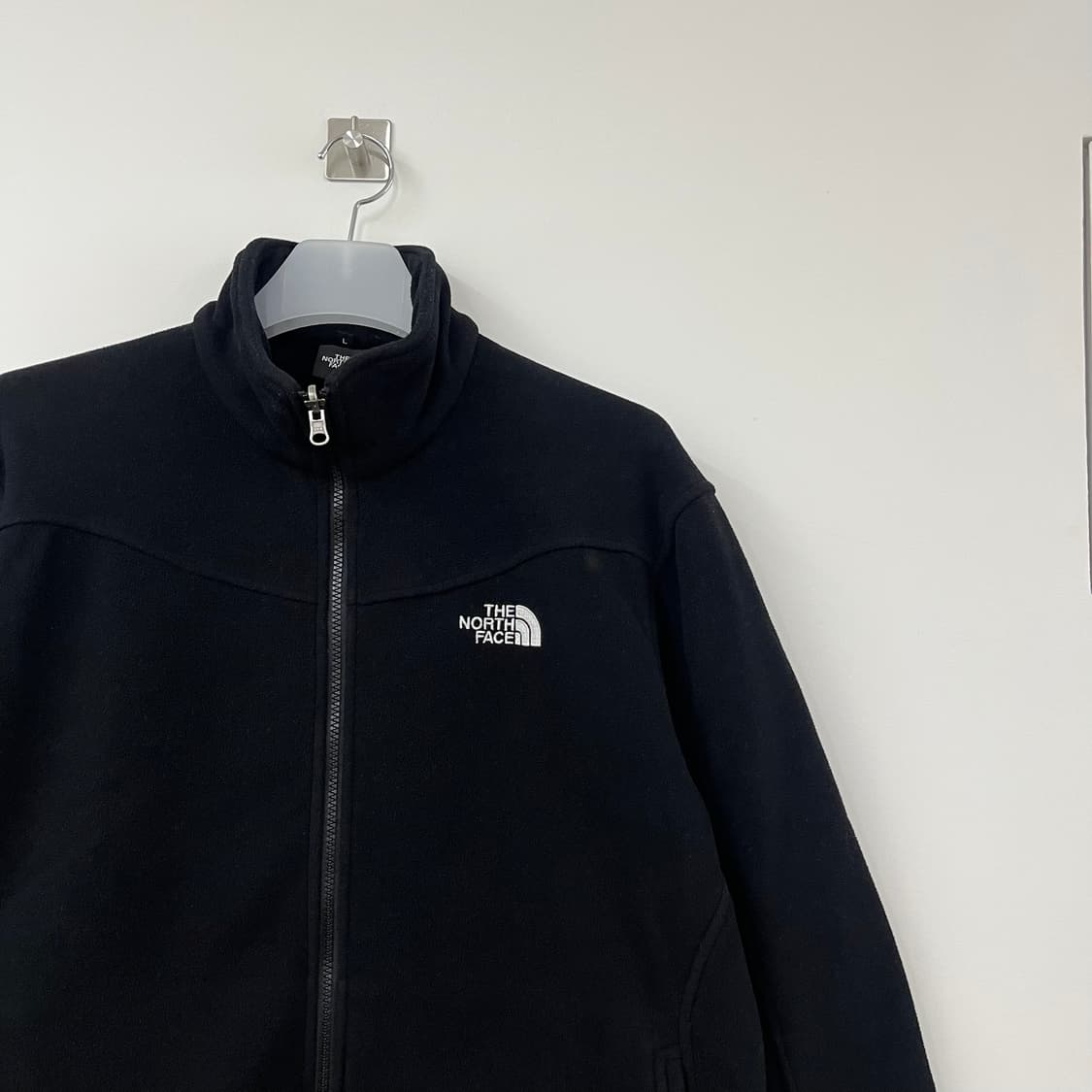 노스페이스 자수로고 블랙 뽀글이 플리스 자켓 상품이미지4