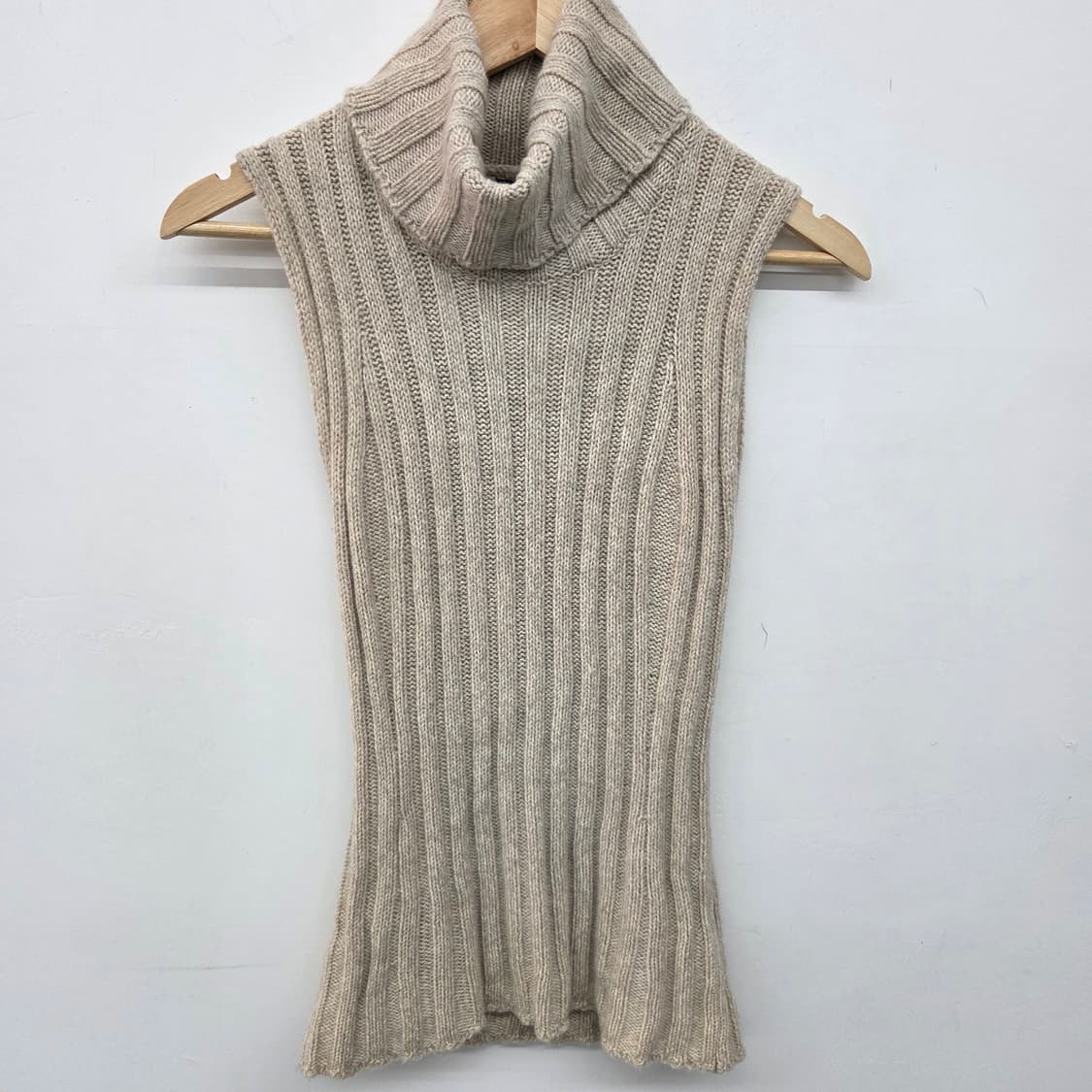 띠어리 골지 니트 롤넥 민소매 탑 여s 상품이미지3