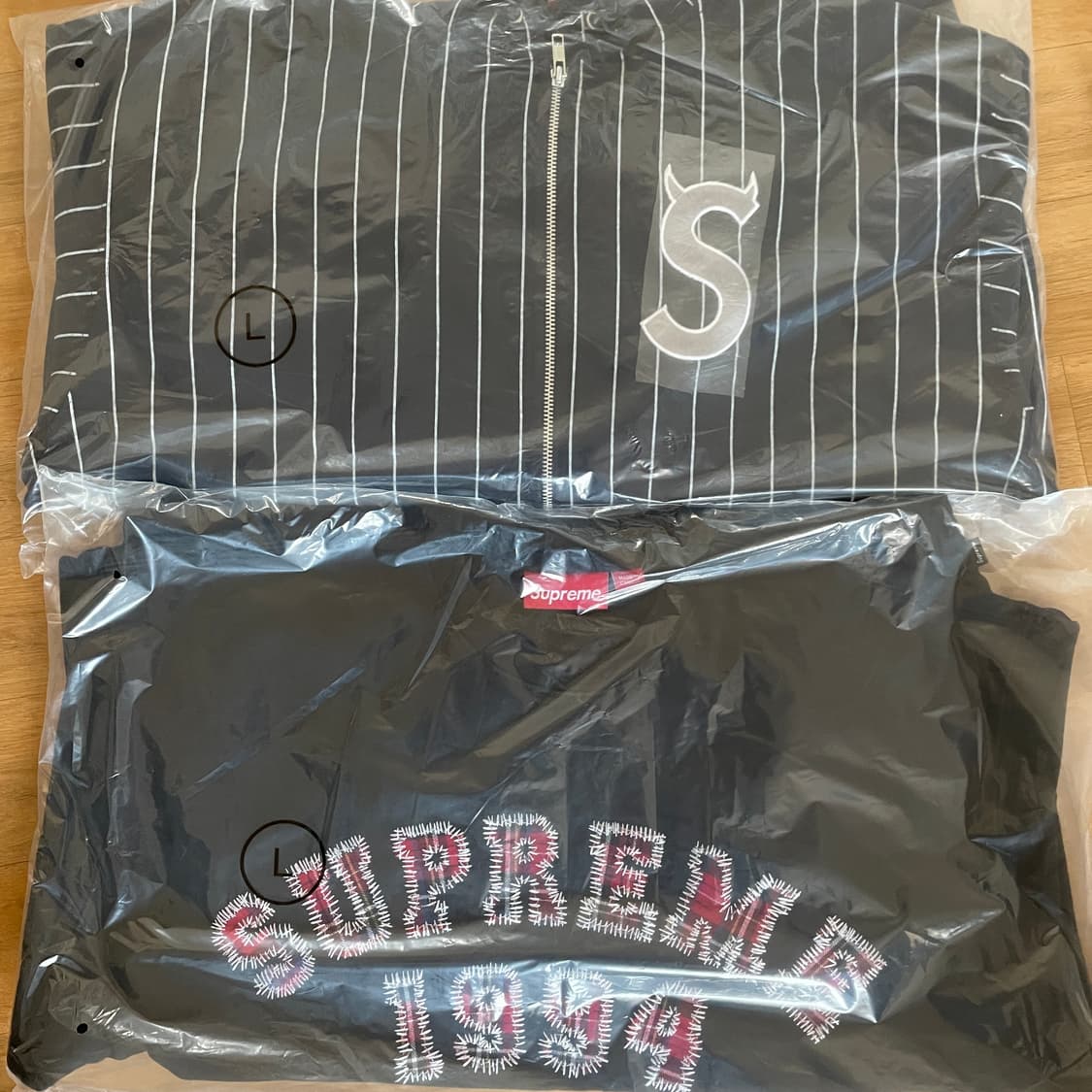 슈프림 데빌 S 로고 집업 후드 스웨트셔츠 스트라이프 - 26SS 상품이미지4