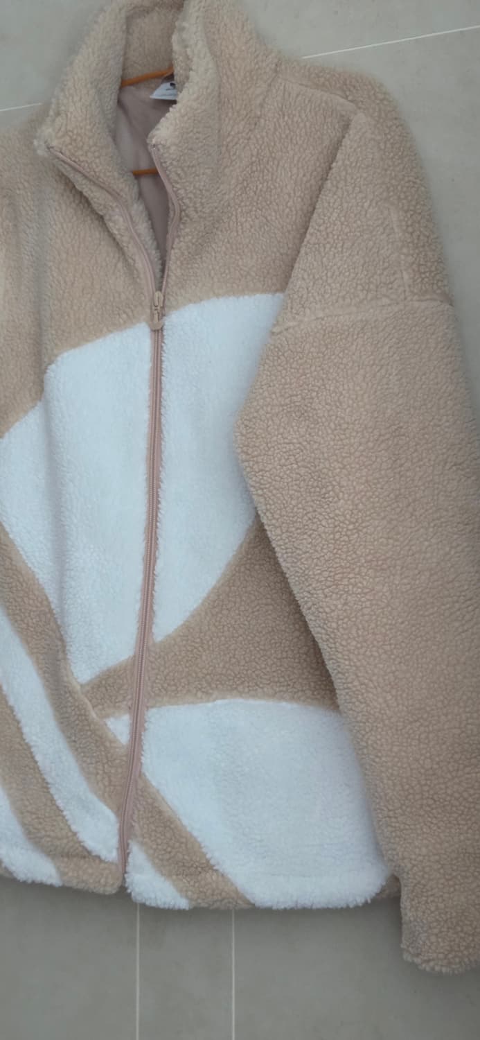 아디다스 후리스 뽀글이 트레포일 퍼 자켓 베이지
오버사이즈 택포 상품이미지5