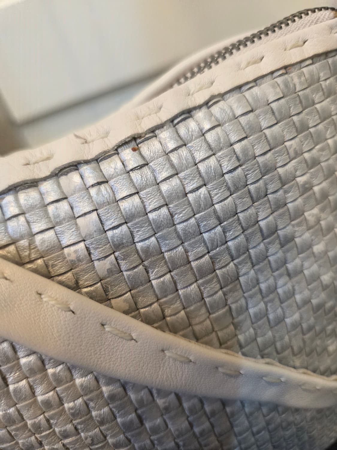 헨리베글린 양가죽 위빙 실버 크로스백 상품이미지6