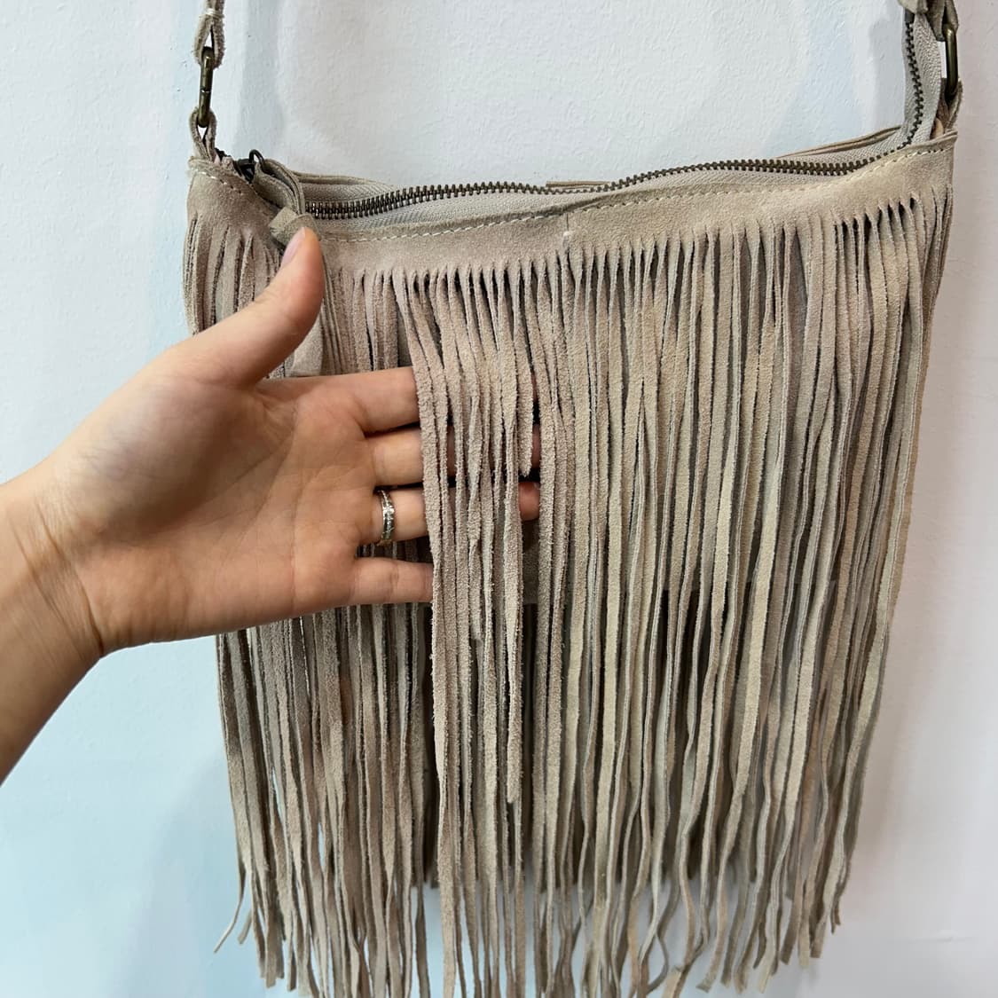 프린지 디테일 크로스백 상품이미지3