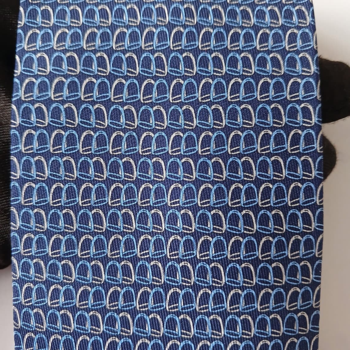 페라가모 실크 블루 간치니 패턴 넥타이 8cm A+등급 A19396
 상품이미지7