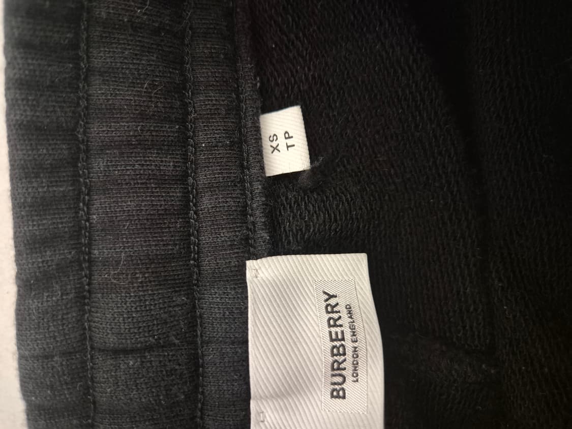 버버리 트레이닝 상의 하의 세트로 팝니다 상품이미지3