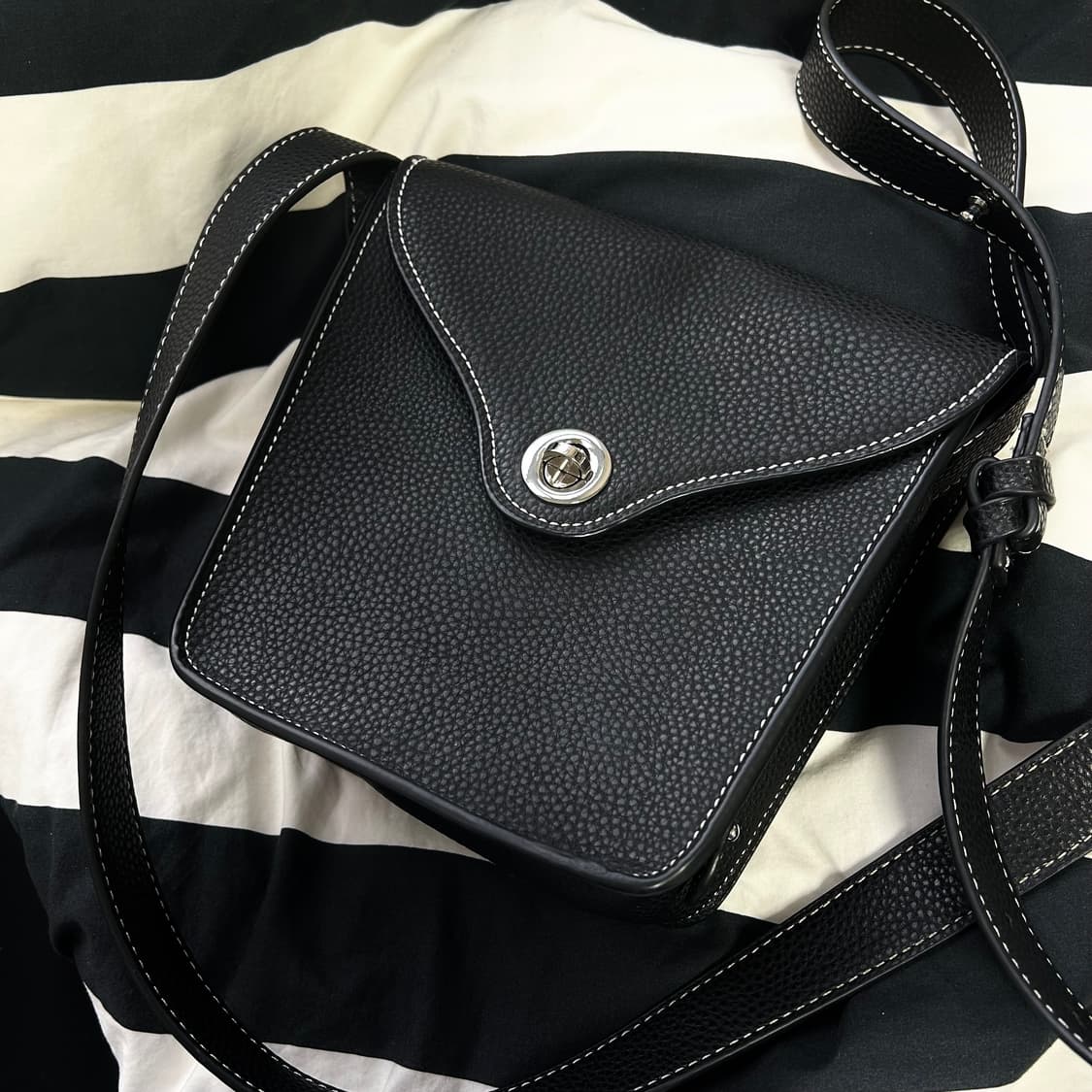 두마로 스티치 스코프백 상품이미지2