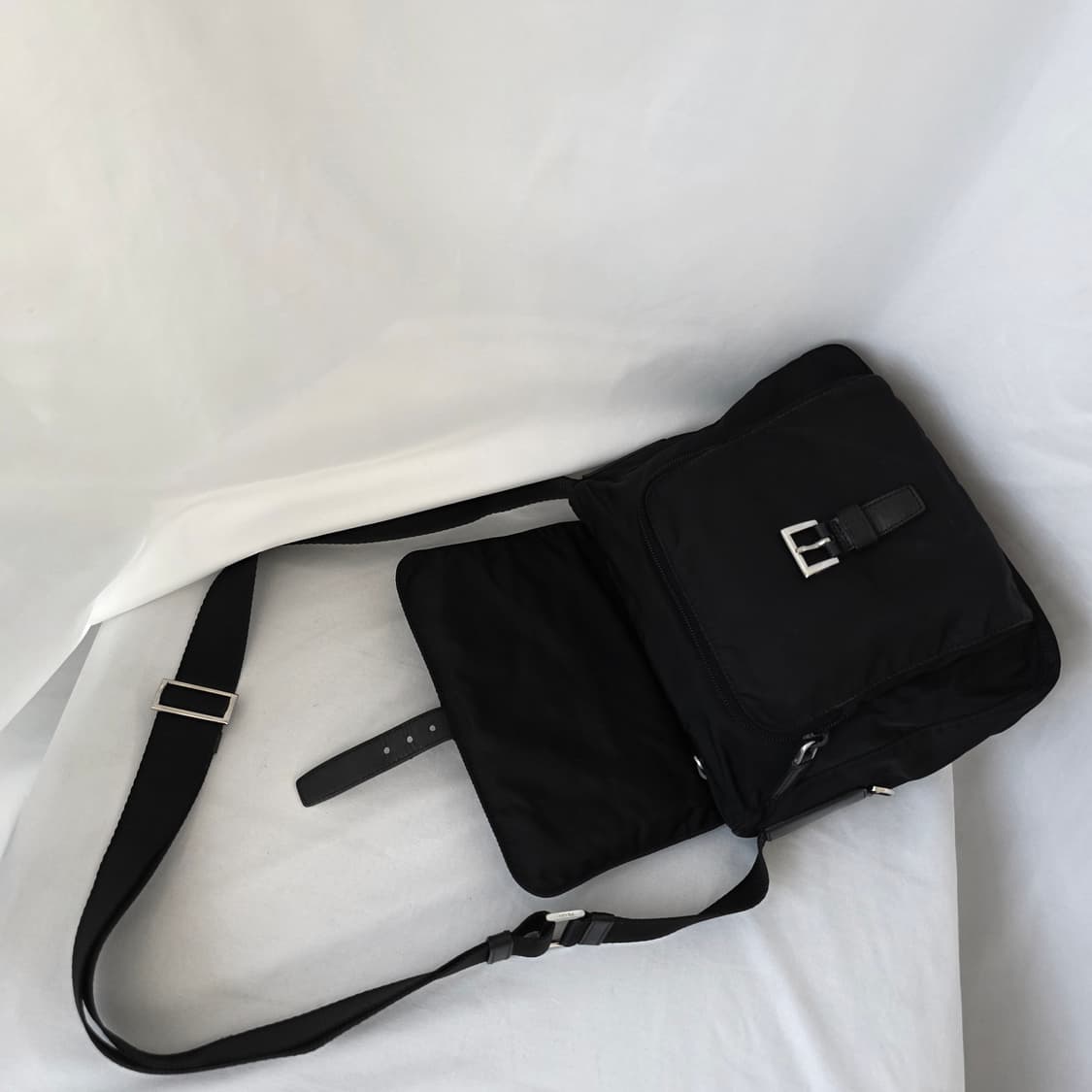 [정품 PRADA] 프라다 포코노 나일론 크로스백 주우재백 남녀공용 상품이미지4