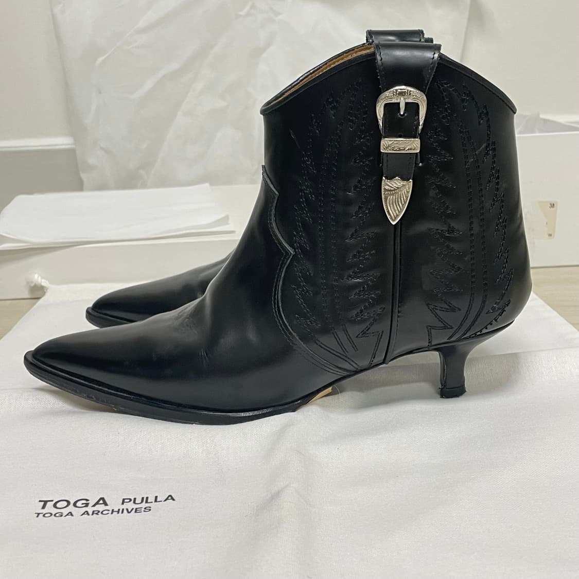 Toga Pulla 폴리시드 웨스턴 앵클 부츠 상품이미지2