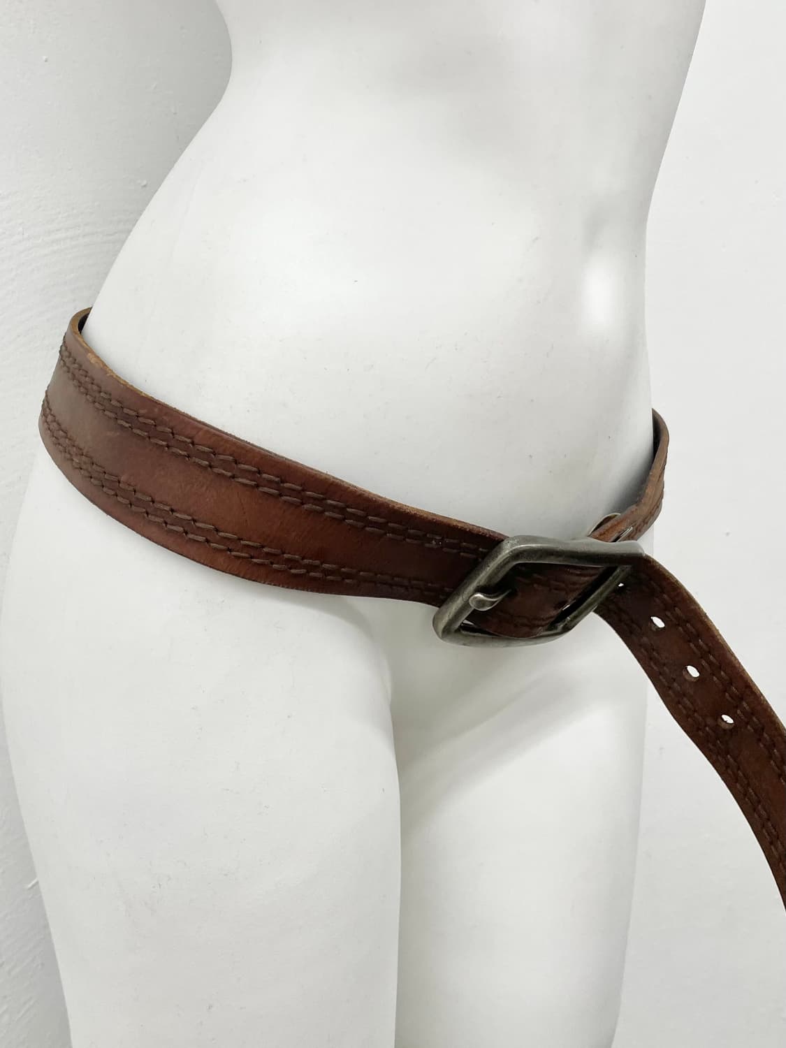 리얼레더 스티치 펀칭 버클 벨트 상품이미지3