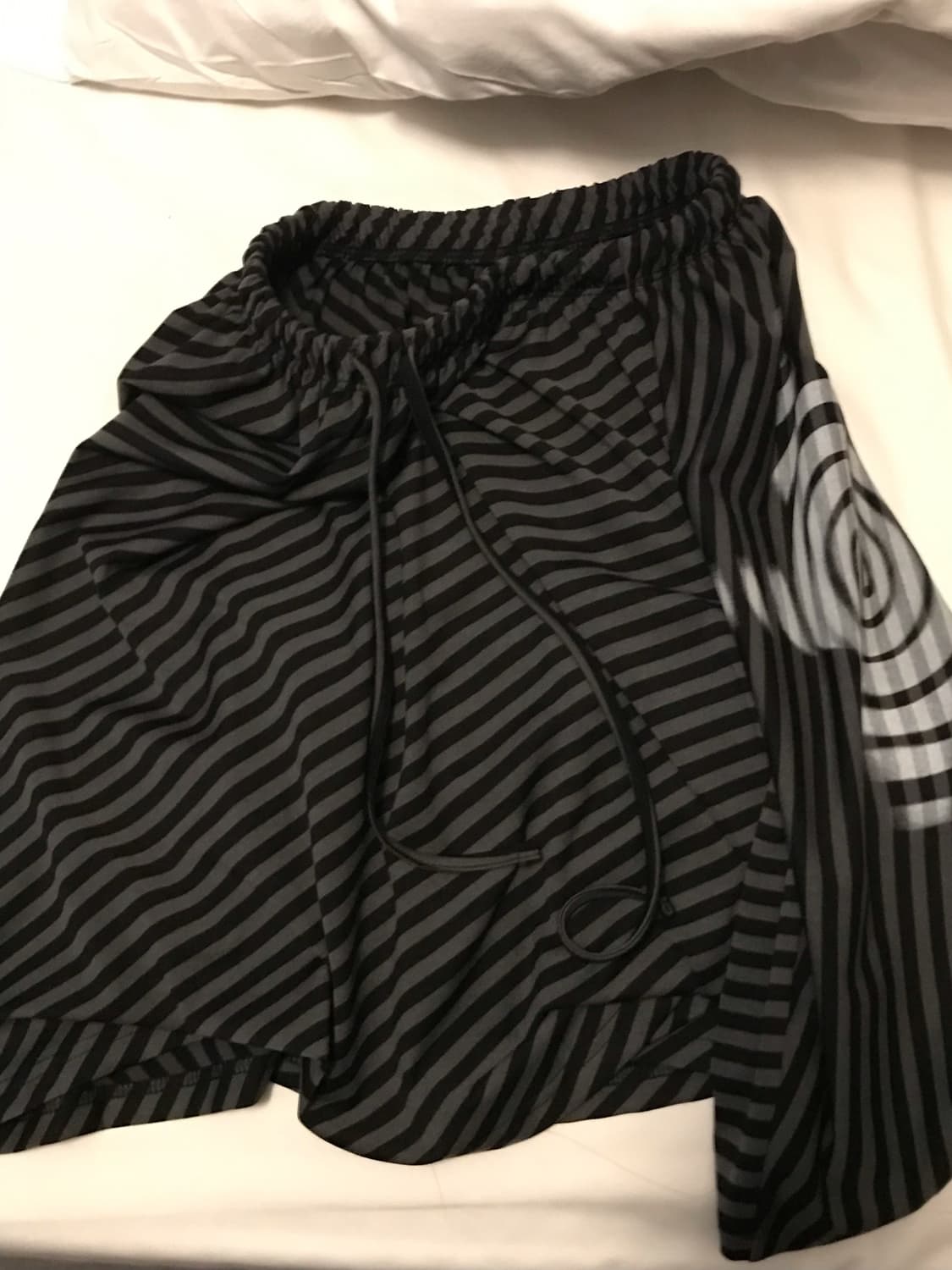 웹하우스 트위스터 스타 스커트 치마 챠콜 스트라이프 무신사 미세키서울 상품이미지2