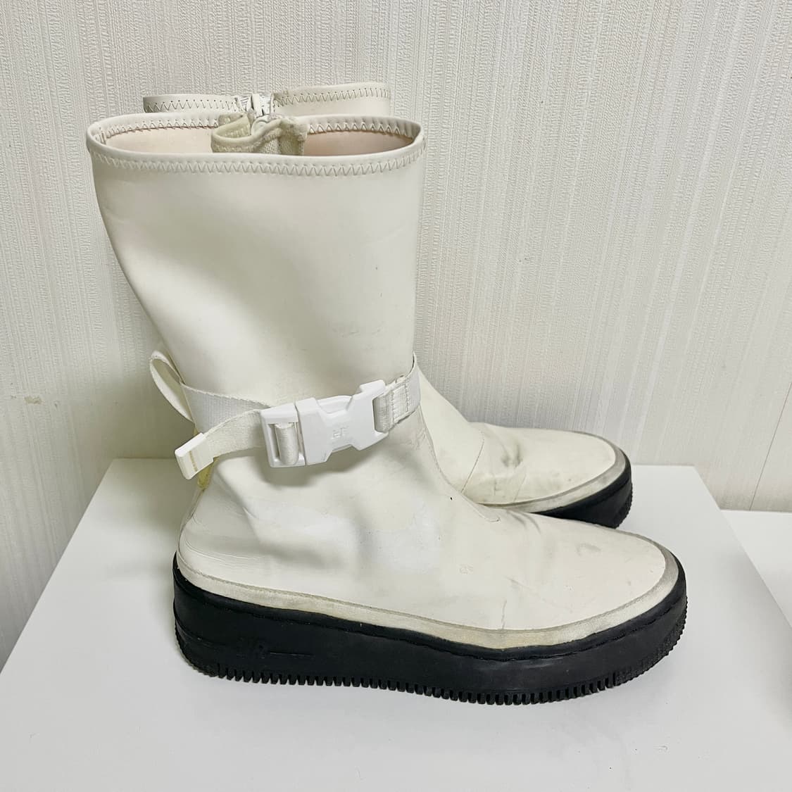 [235] 나이키 포스1 세이지 하이 검솔 화이트 방수부츠 레인부츠 상품이미지4