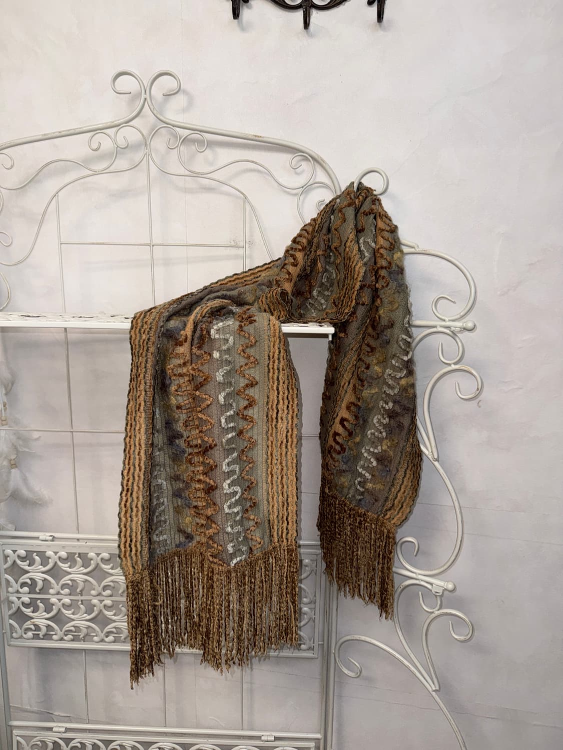 Mute ash brown grunge trimming knit 머플러 상품이미지4