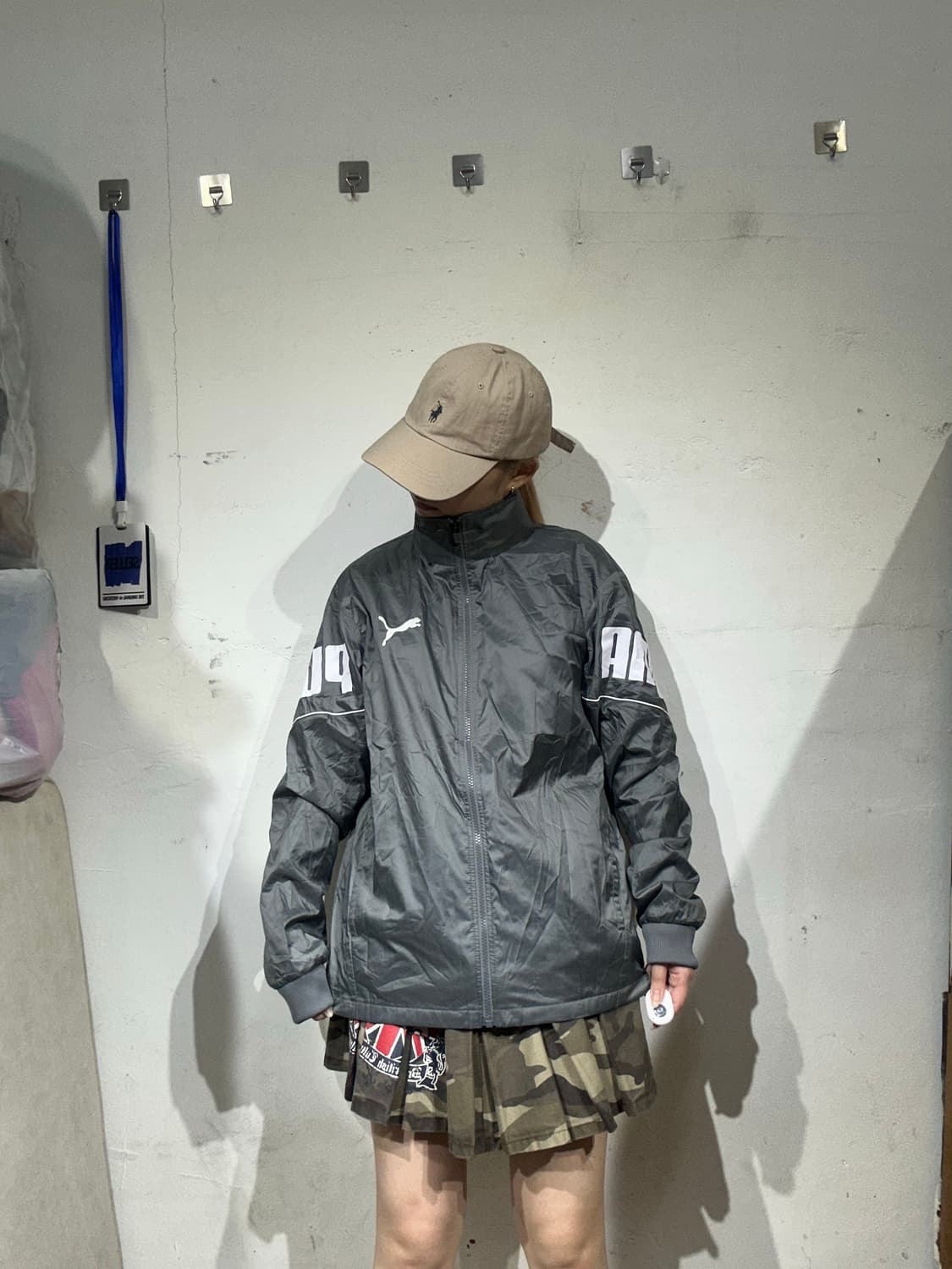 푸마 그레이 화이트 로고 바람막이 자켓 S 상품이미지2