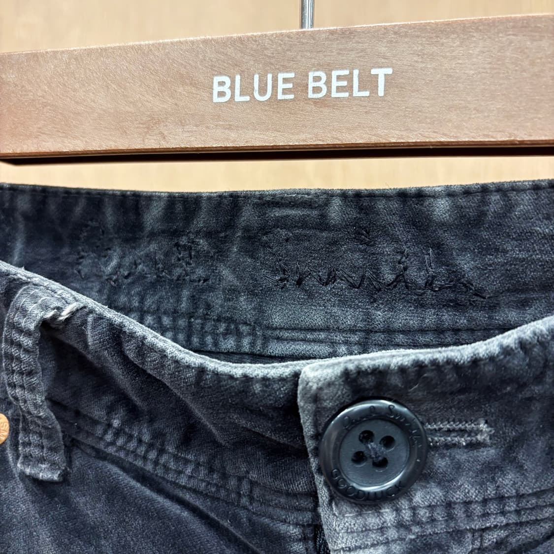 폴스미스 부츠컷 팬츠 코듀로이 벨벳 그라데이션 워싱 버튼 디테일 흑청 상품이미지7