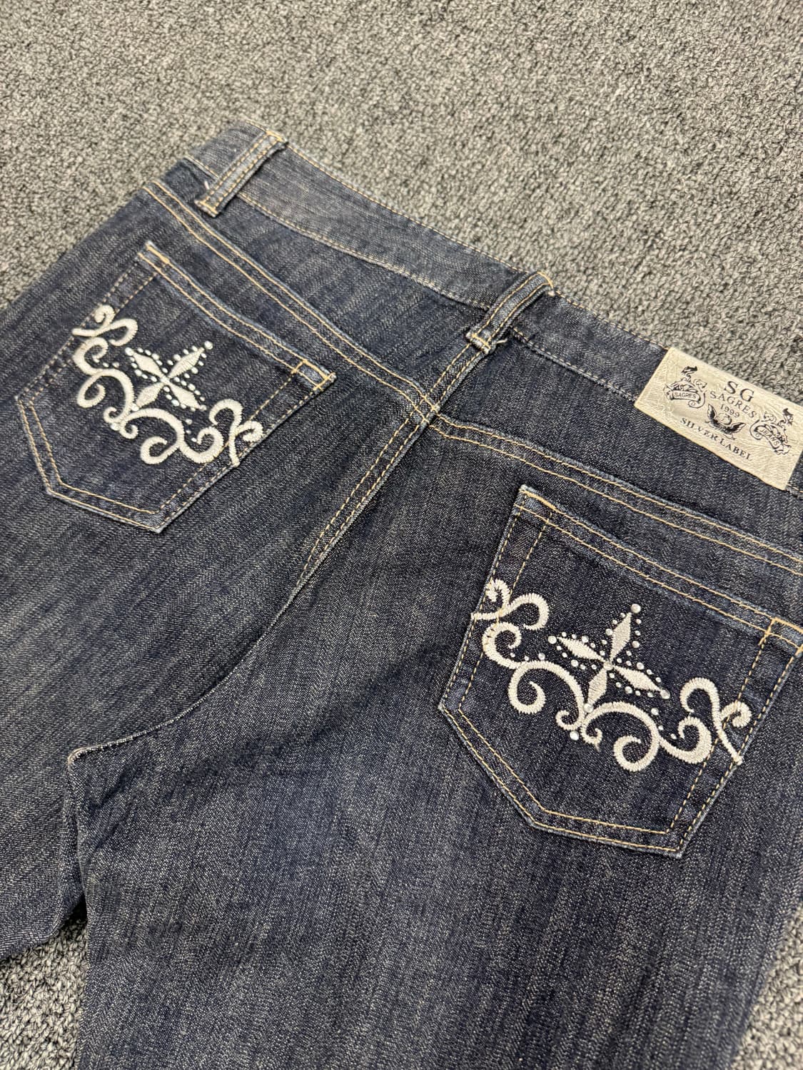 Japanese vintage 여성 뒤포켓 자수 부츠컷 데님팬츠 상품이미지5