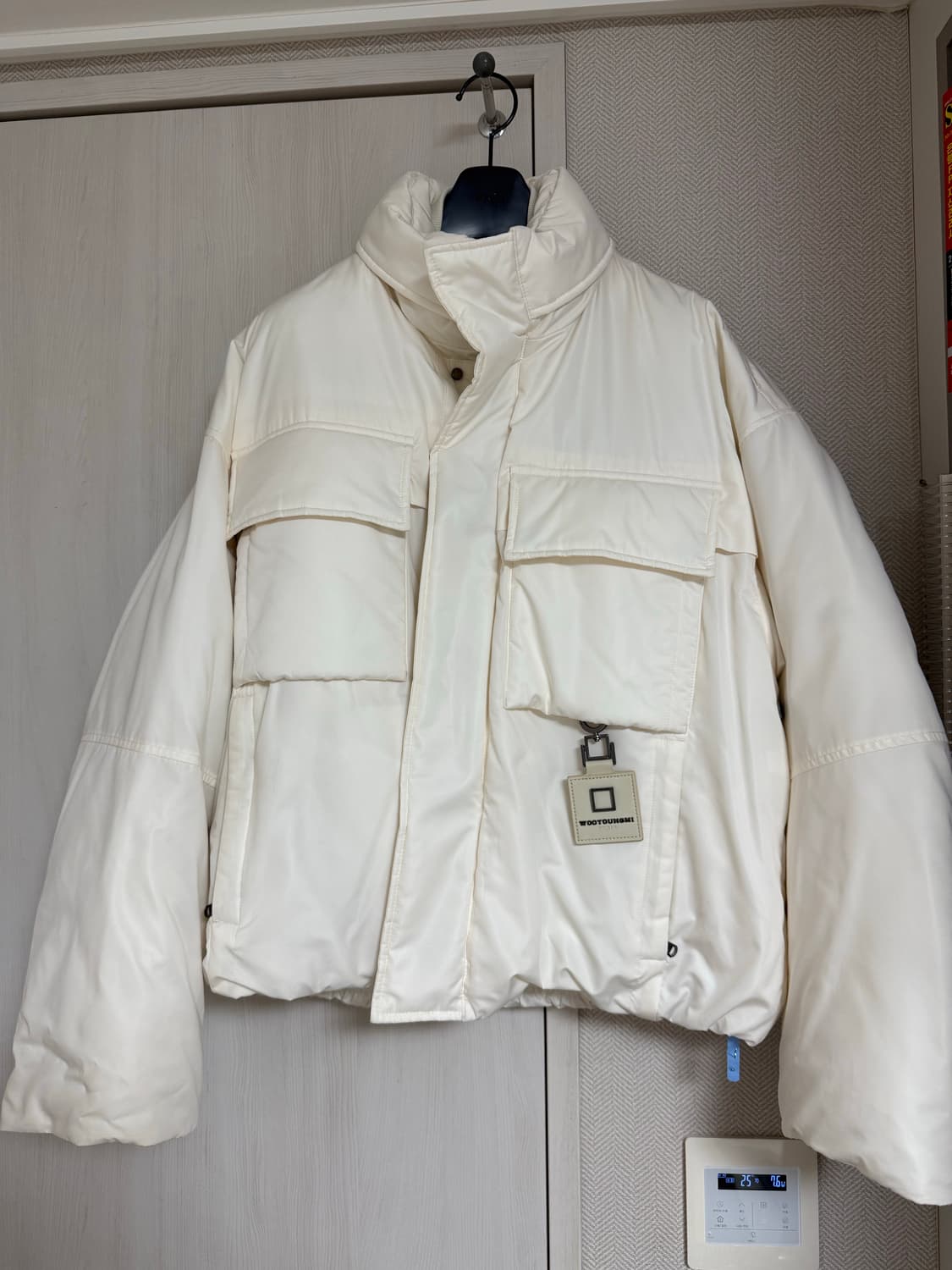 (46) 22fw 우영미 하이넥 구스다운 패딩 점퍼 아이보리 상품이미지1