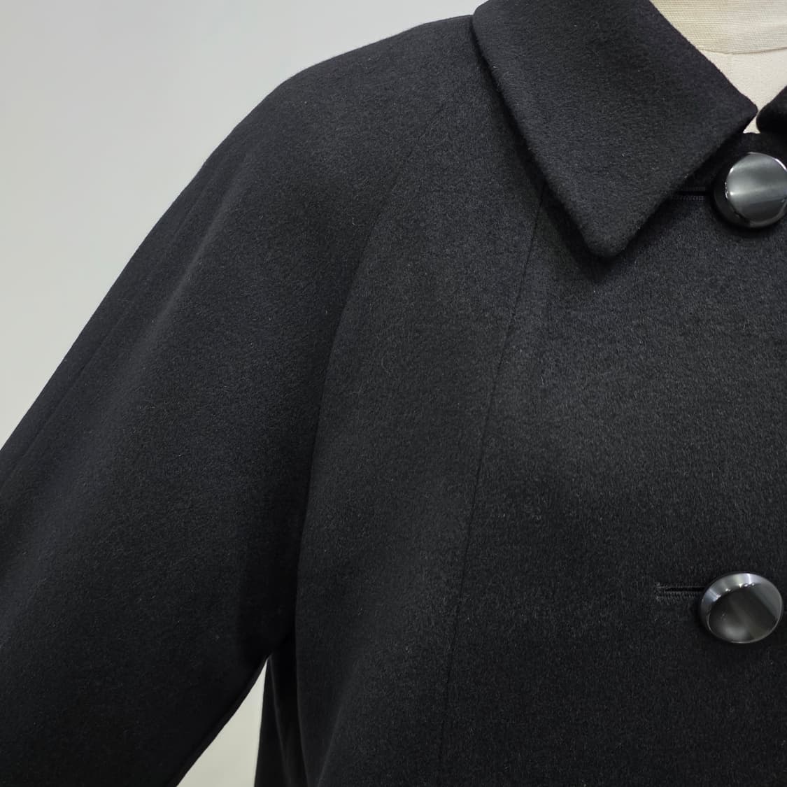 퓨어 캐시미어 100% 래글런 블랙 롱코트 상품이미지7