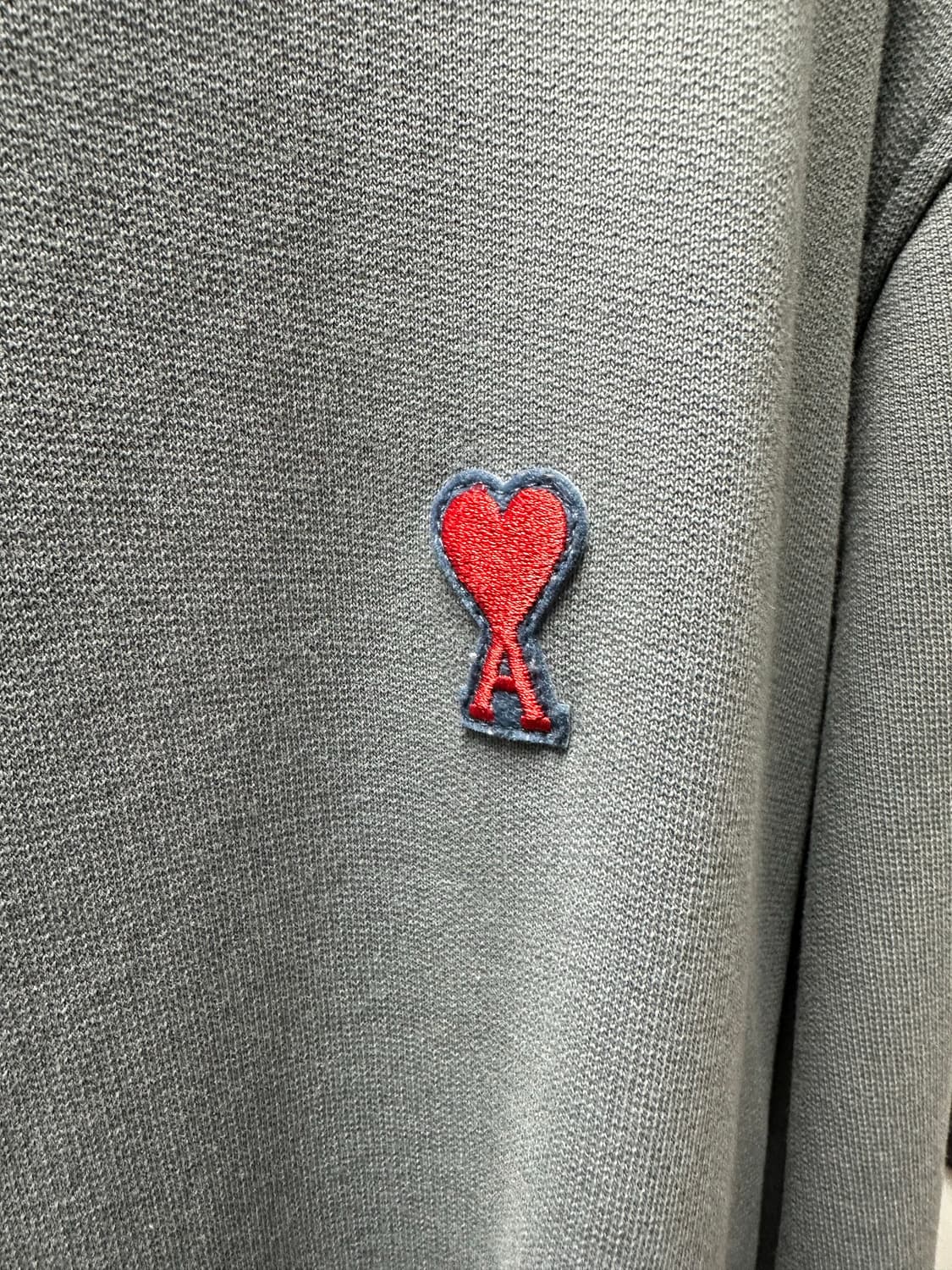 아미 맨투맨 팝니다 상품이미지3