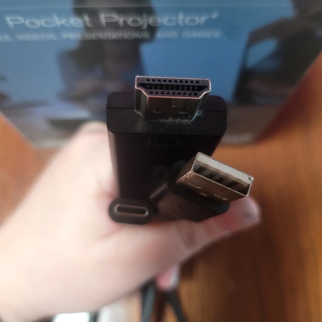 Brookstone HDMI 포켓 프로젝터 상품이미지4