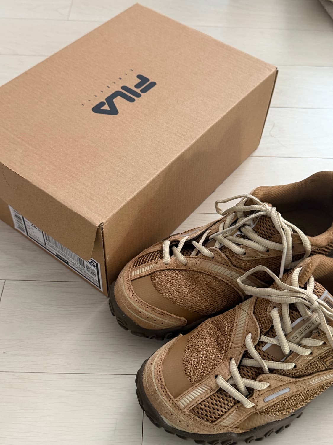 휠라 에샤페v2 브라운 스니커즈 240 상품이미지1