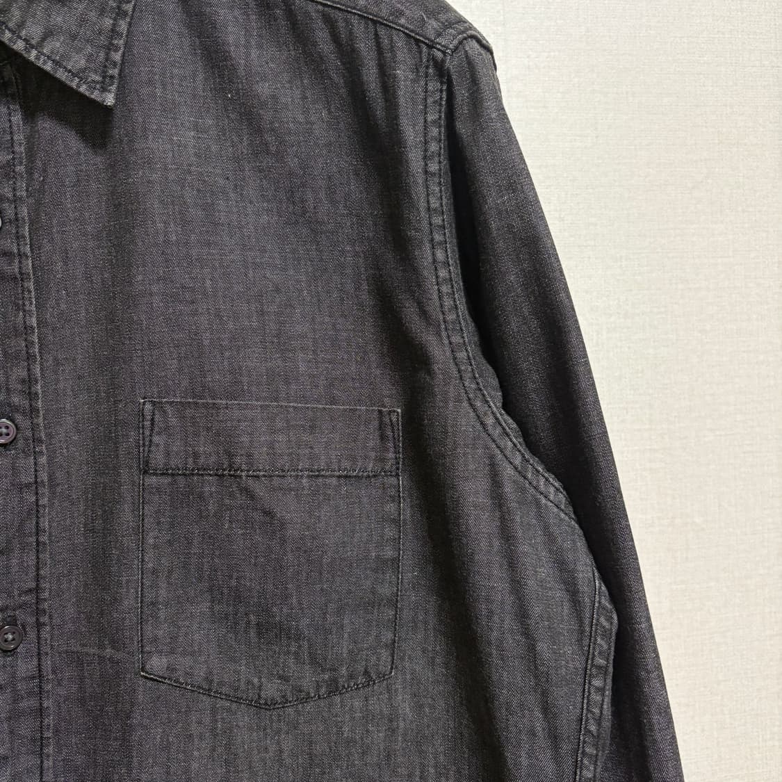 유니클로 베이직 데님 셔츠 / 흑청, L 상품이미지5