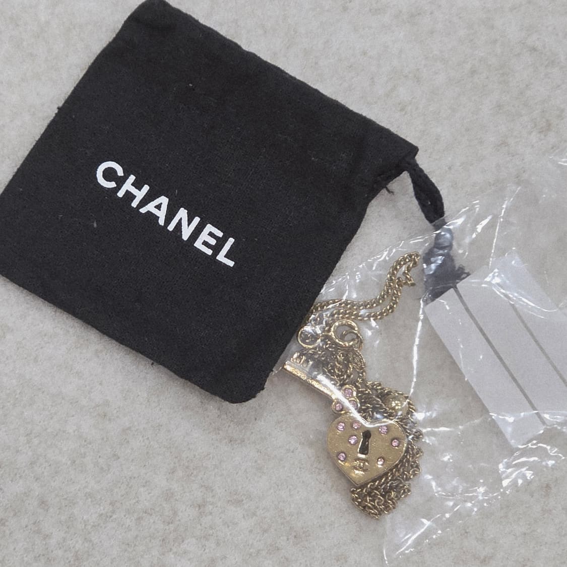 샤넬 하트자물쇠 열쇠 펜던트 금장 목걸이 상품이미지9
