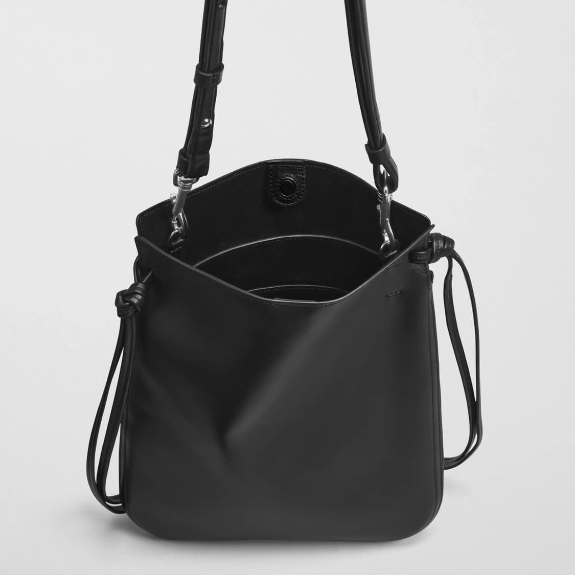 피비파일로 25fw GIG 파우치백/블랙 상품이미지3