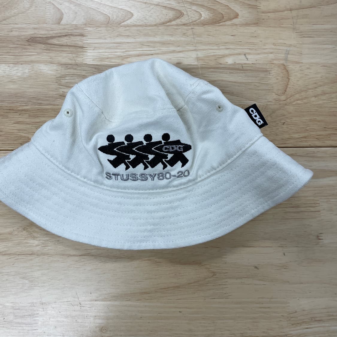 스투시 꼼데가르송 화이트 버킷햇 S 상품이미지2