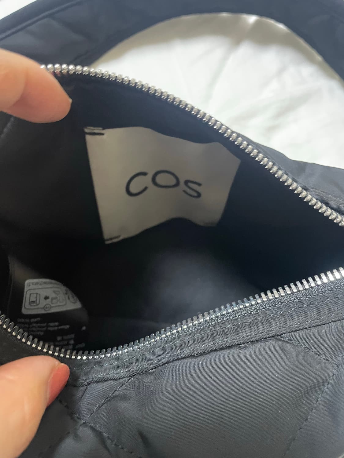 [1회착용] 코스 정품 다이아몬드 퀼티드 미니백 블랙 숄더백 크로스백가방 상품이미지6