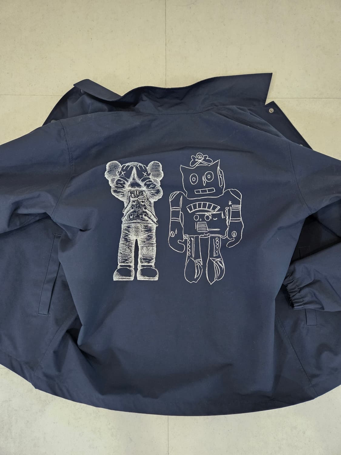 유니클로 KAWS+WARHOL 네이비 코치 자켓 M 상품이미지3