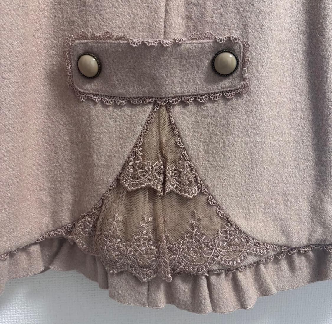 엑시즈팜 퍼 판초 프릴 레이스 진주 케이프 숏코트  상품이미지3