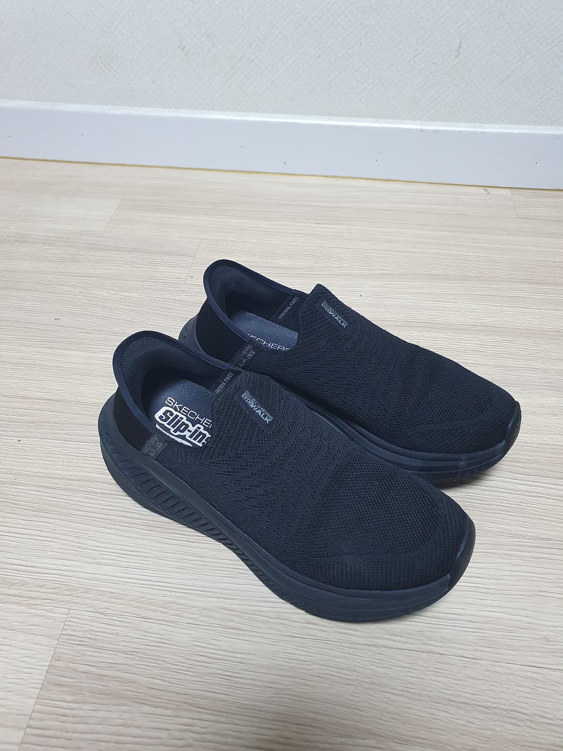 스케쳐스 맥스쿠셔닝 슬립온 270 상품이미지2